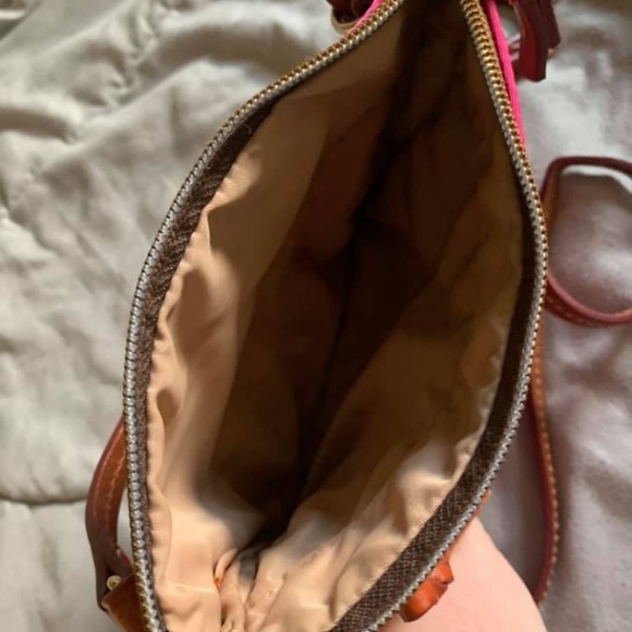 Authentic Dooney & Bourke crossbody - Picture 2 of 2
